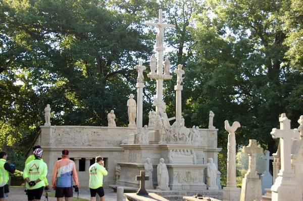 <p>Un calvaire monumental.</p>
