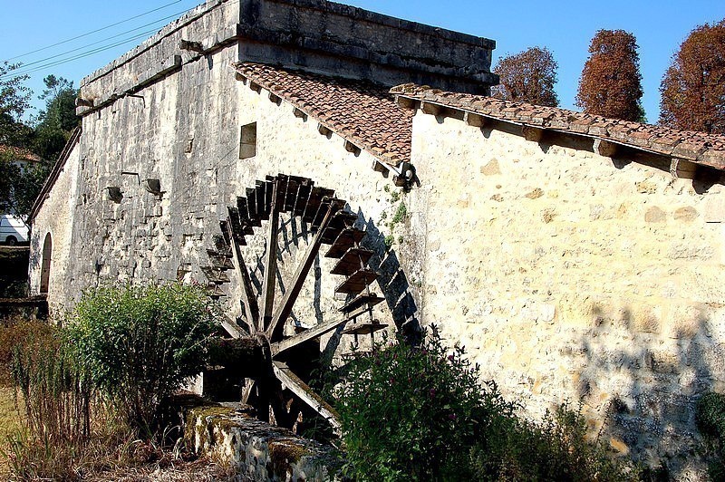 <p>Ancienne fonderie à canons comme il y en avait tout au long de la Charente.</p>